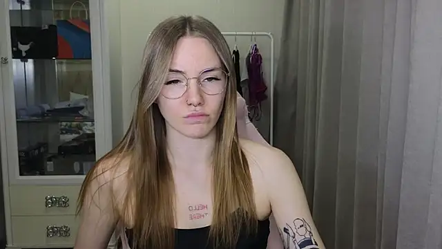 littlevildevil online show from January 15, 2:13 pm