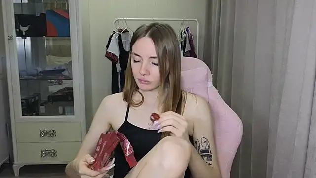 littlevildevil online show from January 17, 11:17 am