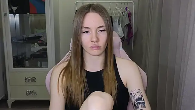 littlevildevil online show from January 18, 2:12 pm