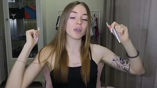 littlevildevil online show from January 19, 11:34 am