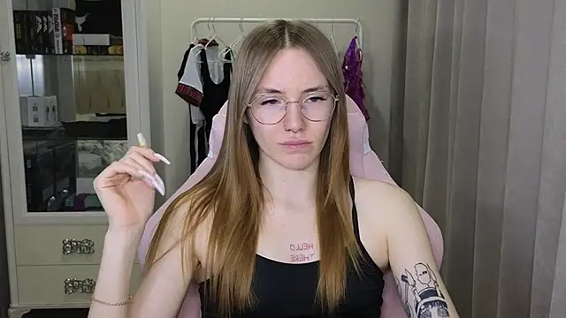 littlevildevil online show from January 26, 1:15 pm