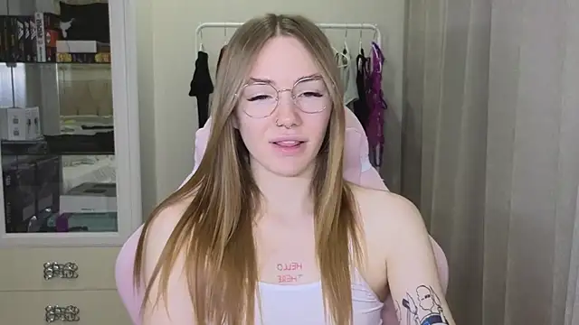 littlevildevil online show from February 2, 10:13 am