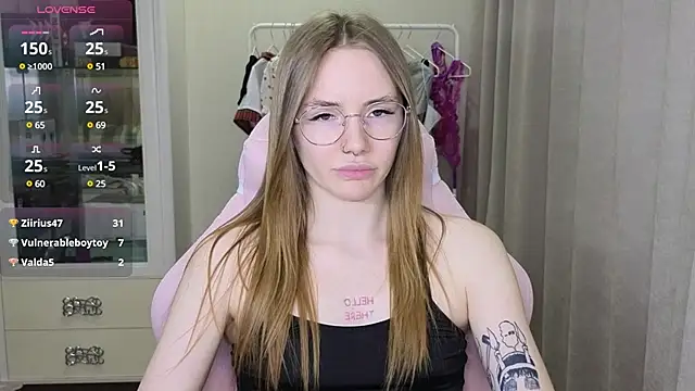 littlevildevil online show from February 20, 2:13 pm