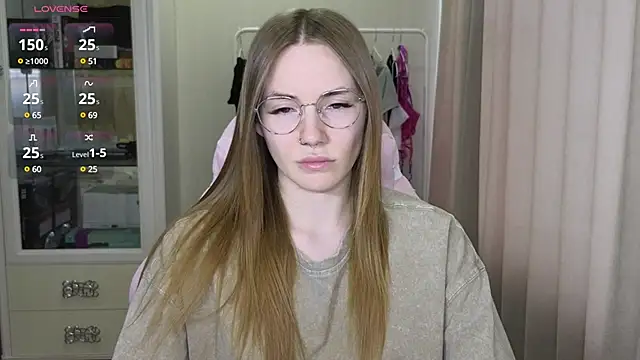 littlevildevil online show from February 26, 11:20 am