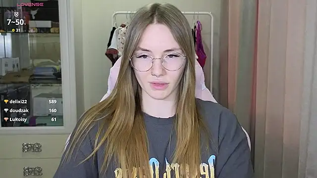 littlevildevil online show from February 28, 2:20 pm