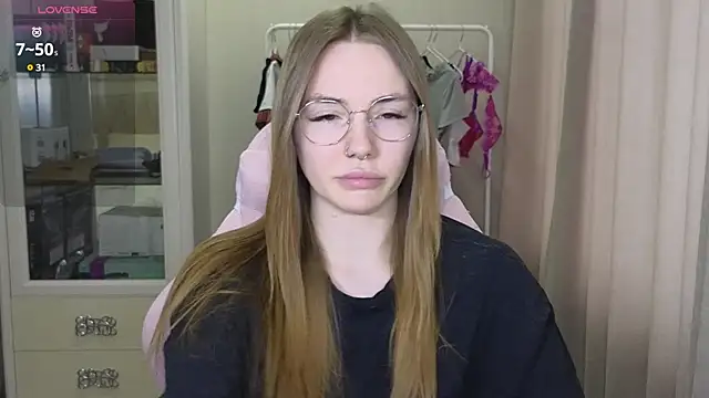 littlevildevil online show from March 2, 9:10 am