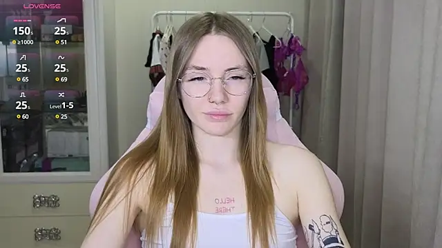 littlevildevil online show from March 4, 11:08 am