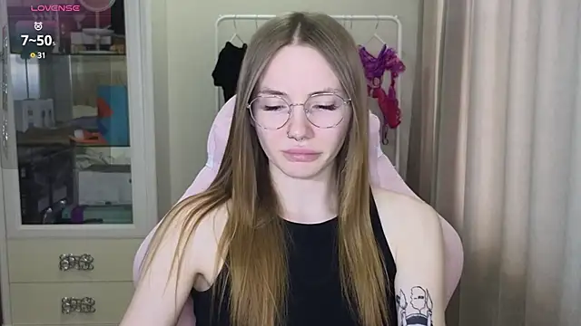 littlevildevil online show from March 8, 12:09 pm