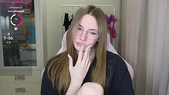 littlevildevil online show from March 10, 11:10 am