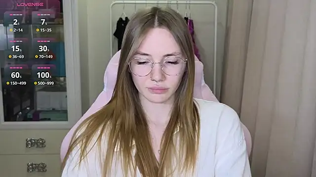 littlevildevil online show from March 14, 11:12 am