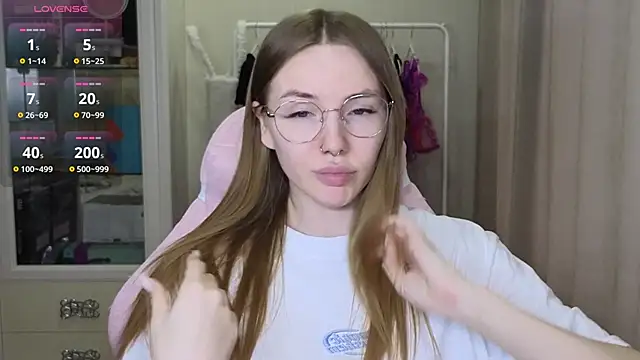 littlevildevil online show from March 19, 11:06 am