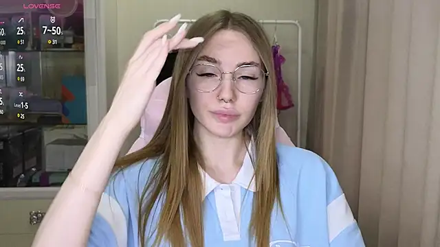 littlevildevil online show from March 22, 11:00 am