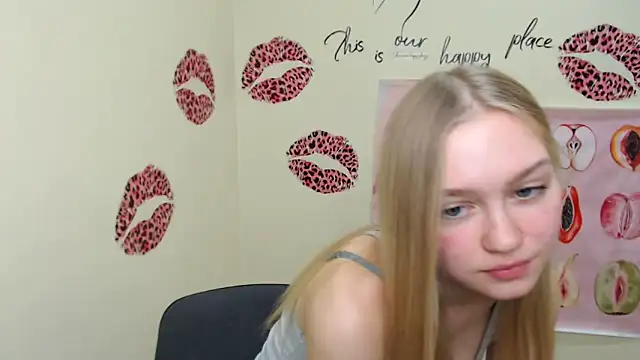 Snapshot of MademoiselleCl chatting on December 11, 3:15 pm MademoiselleCl online show from December 11, 3:15 pm