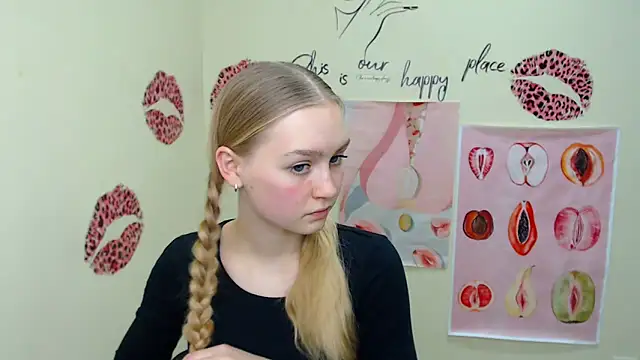 Snapshot of MademoiselleCl chatting on December 16, 1:43 pm MademoiselleCl online show from December 16, 1:43 pm