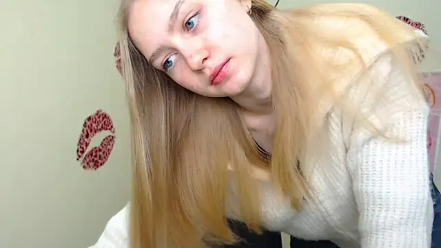 Snapshot of MademoiselleCl chatting on December 18, 5:26 am MademoiselleCl online show from December 18, 5:26 am