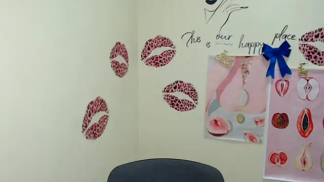 Snapshot of MademoiselleCl chatting on December 22, 6:28 am MademoiselleCl online show from December 22, 6:28 am