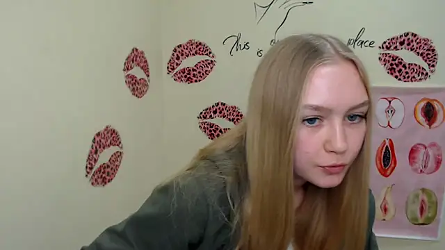 Snapshot of MademoiselleCl chatting on January 4, 10:38 am MademoiselleCl online show from January 4, 10:38 am