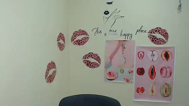 Snapshot of MademoiselleCl chatting on January 19, 7:04 am MademoiselleCl online show from January 19, 7:04 am