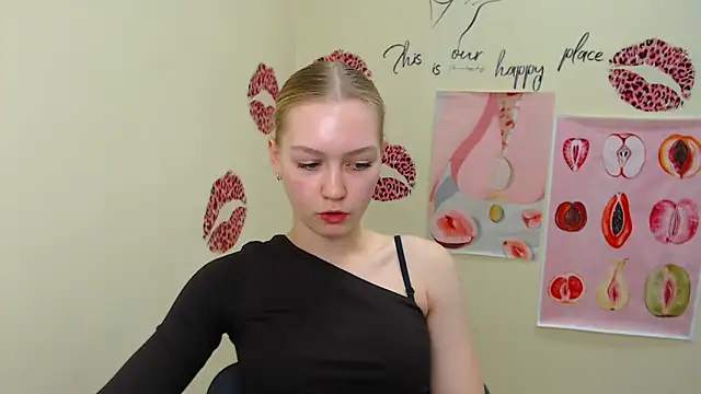 Snapshot of MademoiselleCl chatting on February 16, 7:15 am MademoiselleCl online show from February 16, 7:15 am