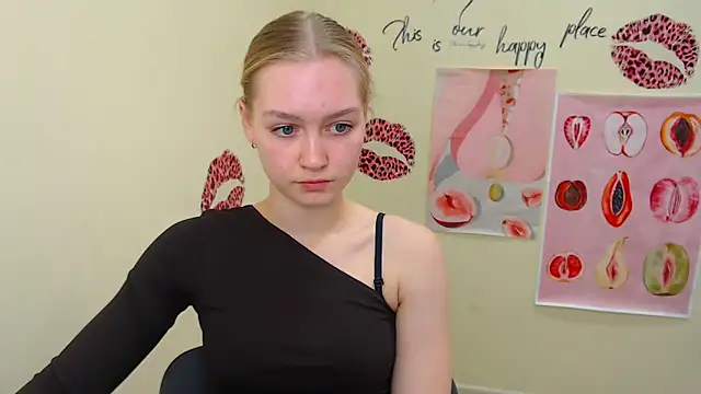 Snapshot of MademoiselleCl chatting on February 16, 10:21 am MademoiselleCl online show from February 16, 10:21 am