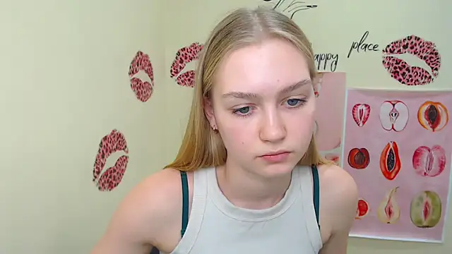 Snapshot of MademoiselleCl chatting on February 18, 10:05 am MademoiselleCl online show from February 18, 10:05 am