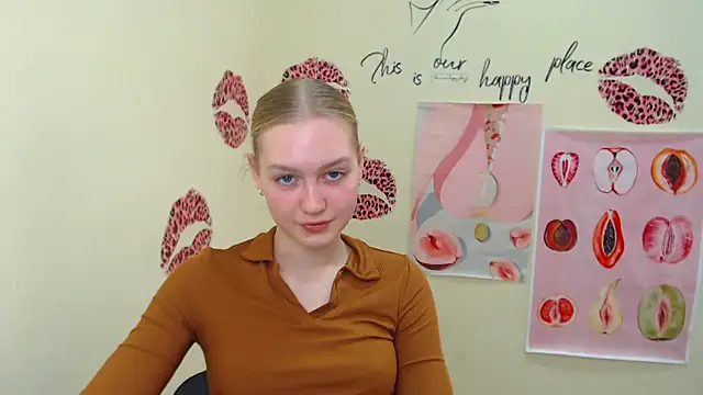 Snapshot of MademoiselleCl chatting on February 19, 10:23 am MademoiselleCl online show from February 19, 10:23 am