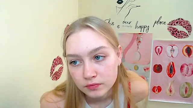 Snapshot of MademoiselleCl chatting on February 21, 1:00 pm MademoiselleCl online show from February 21, 1:00 pm