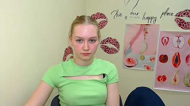 Snapshot of MademoiselleCl chatting on February 22, 4:40 pm MademoiselleCl online show from February 22, 4:40 pm