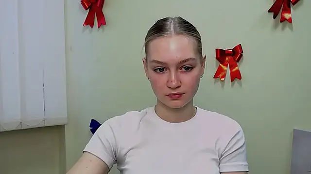 Snapshot of MademoiselleCl chatting on February 25, 7:42 am MademoiselleCl online show from February 25, 7:42 am