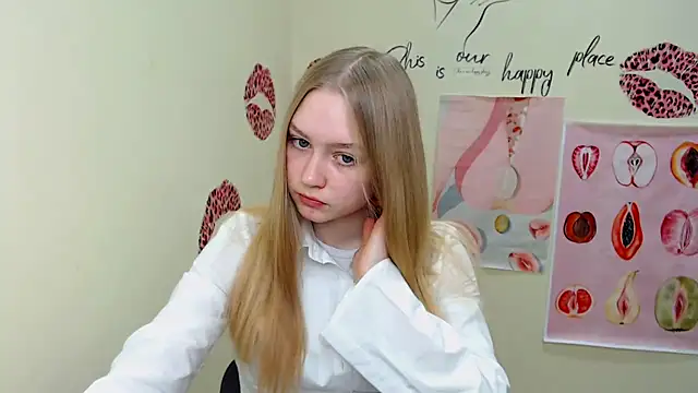 Snapshot of MademoiselleCl chatting on March 8, 7:27 am MademoiselleCl online show from March 8, 7:27 am