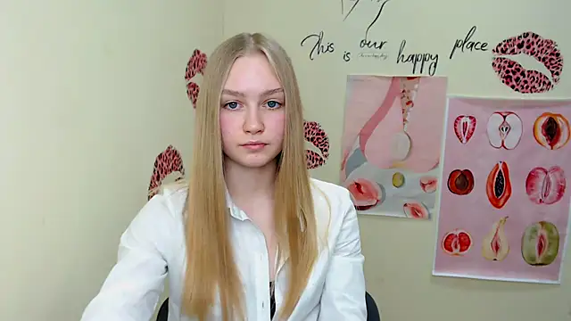 Snapshot of MademoiselleCl chatting on March 8, 10:32 am MademoiselleCl online show from March 8, 10:32 am