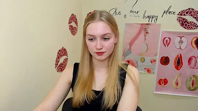 Snapshot of MademoiselleCl chatting on March 9, 2:43 pm MademoiselleCl online show from March 9, 2:43 pm