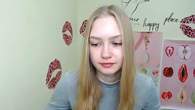 Snapshot of MademoiselleCl chatting on March 16, 7:26 am MademoiselleCl online show from March 16, 7:26 am