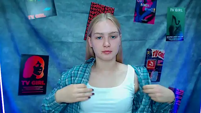 Snapshot of MademoiselleCl chatting on September 22, 6:15 am MademoiselleCl online show from September 22, 6:15 am