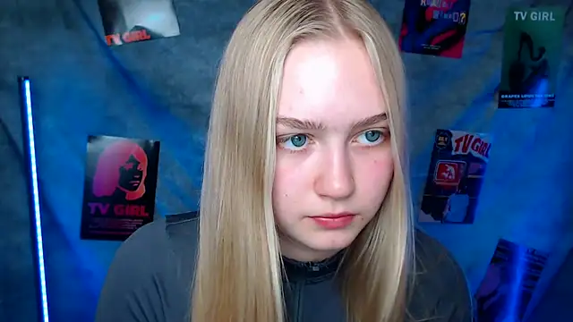 Snapshot of MademoiselleCl chatting on October 3, 12:35 pm MademoiselleCl online show from October 3, 12:35 pm