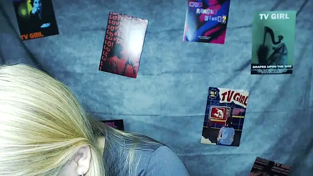 Snapshot of MademoiselleCl chatting on October 6, 11:18 am MademoiselleCl online show from October 6, 11:18 am