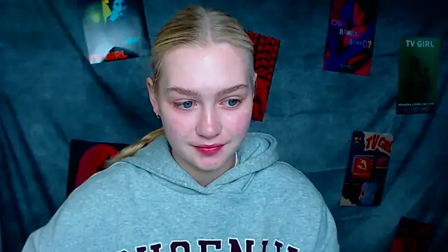 Snapshot of MademoiselleCl chatting on October 17, 6:16 am MademoiselleCl online show from October 17, 6:16 am