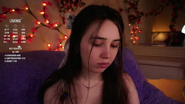 GillianDowdey online show from November 21, 3:16 am