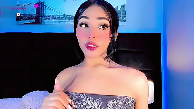 Snapshot of Valery_Sophiia chatting on February 8, 5:51 am Valery Sophiia online show from February 8, 5:51 am