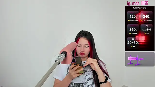 Snapshot of Mia_adams66 chatting on December 1, 7:36 pm Mia adams66 online show from December 1, 7:36 pm