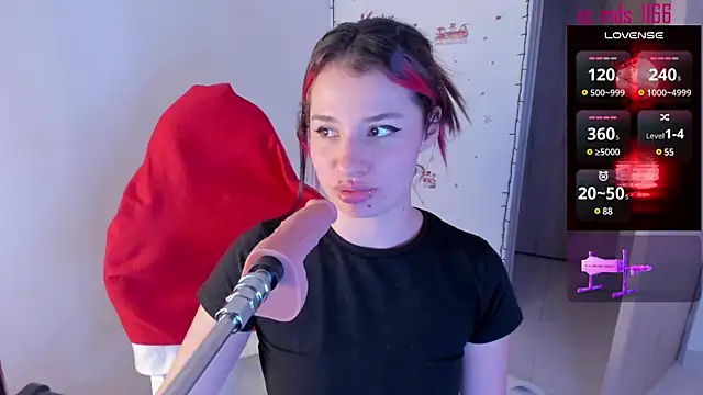 Snapshot of Mia_adams66 chatting on December 17, 12:56 am Mia adams66 online show from December 17, 12:56 am