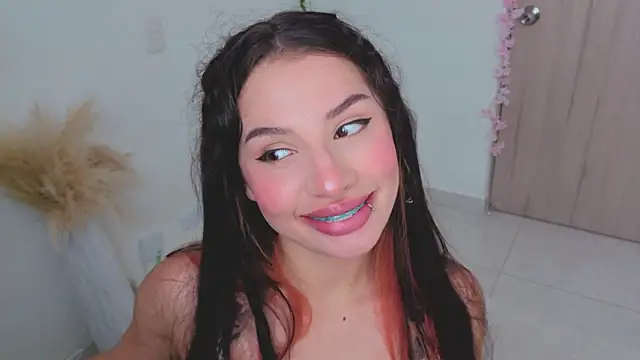 Snapshot of Mia_adams66 chatting on October 3, 6:05 pm Mia adams66 online show from October 3, 6:05 pm