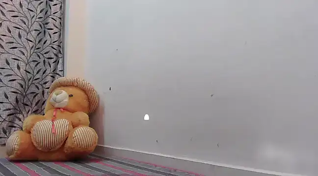 Snapshot of ANANYA-TIWARI chatting on February 23, 3:56 am ANANYA-TIWARI online show from February 23, 3:56 am