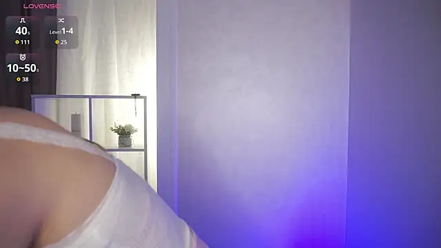 Snapshot of Azure_eyes chatting on November 11, 5:40 am Azure eyes online show from November 11, 5:40 am