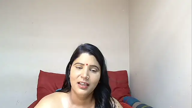 Snapshot of XIndianintimacy chatting on January 3, 11:23 pm XIndianintimacy online show from January 3, 11:23 pm