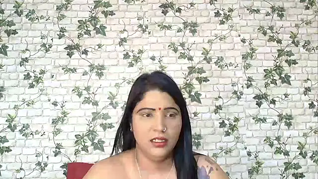 Snapshot of XIndianintimacy chatting on February 9, 5:33 pm XIndianintimacy online show from February 9, 5:33 pm