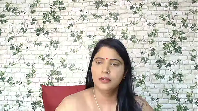 Snapshot of XIndianintimacy chatting on February 12, 9:43 pm XIndianintimacy online show from February 12, 9:43 pm