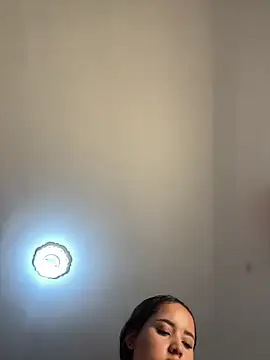 MollySanders    online show from March 15, 7:38 pm