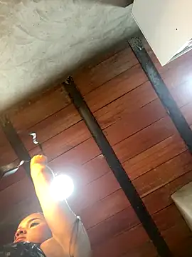 MollySanders    online show from October 9, 11:25 pm