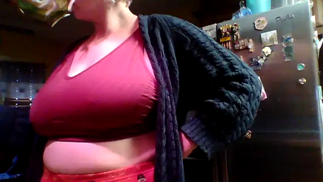 Snapshot of Big-Tits-McGee chatting on December 15, 2:43 pm Big-Tits-McGee online show from December 15, 2:43 pm